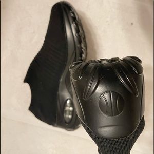 New black mesh shoes